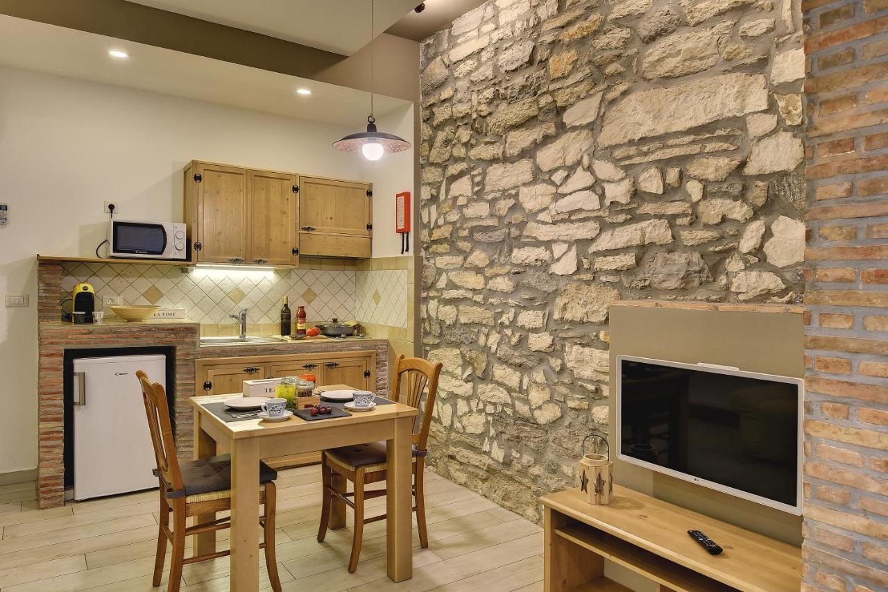 Mimoza Old Town Pula Apartments エクステリア 写真