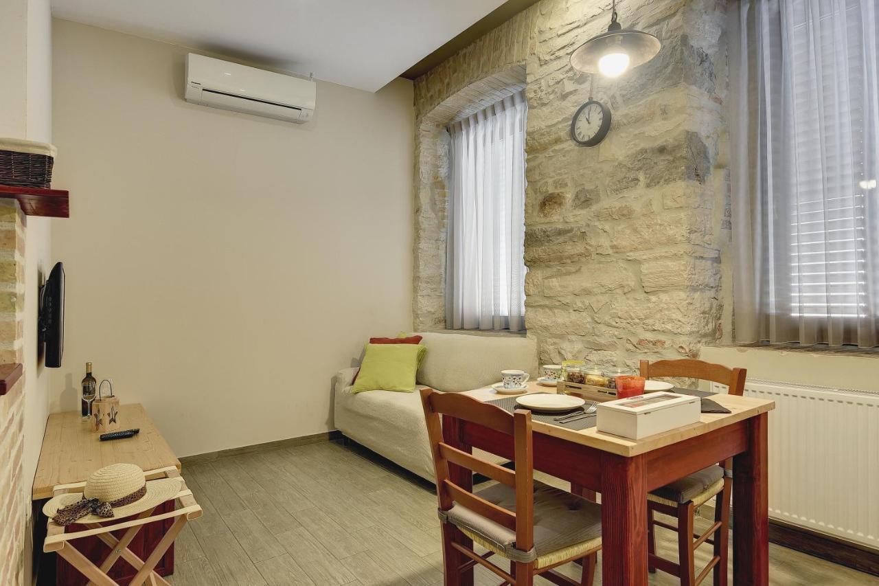 Mimoza Old Town Pula Apartments エクステリア 写真