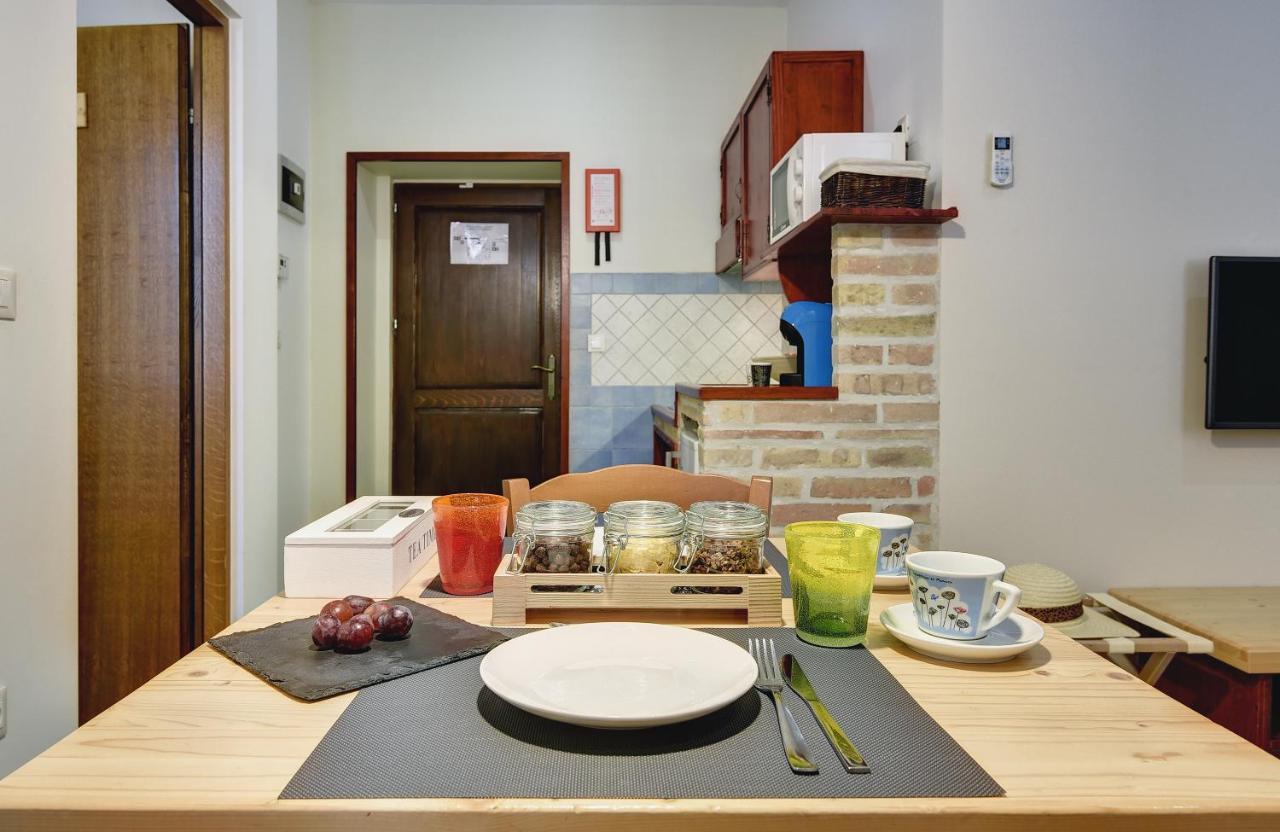 Mimoza Old Town Pula Apartments エクステリア 写真